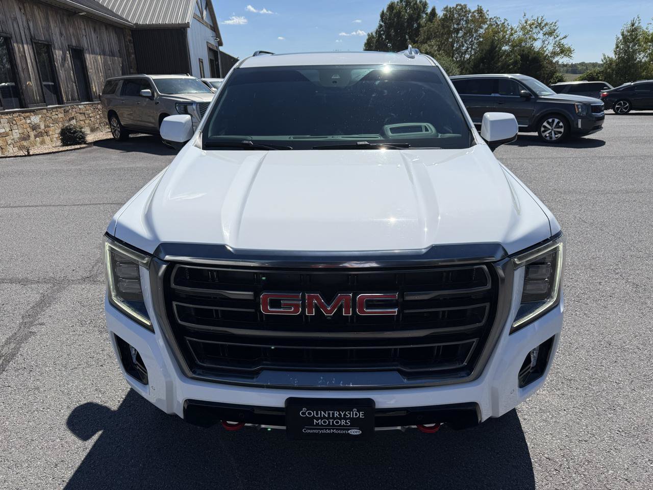 Used 2024 GMC Yukon AT4 w/ Technology Package AWD/4WD image 10