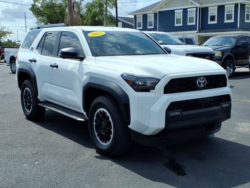 Used 2025 Toyota 4Runner TRD Off-Road Premium AWD/4WD image 7