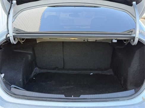 Used 2018 Chevrolet Malibu LT image 29