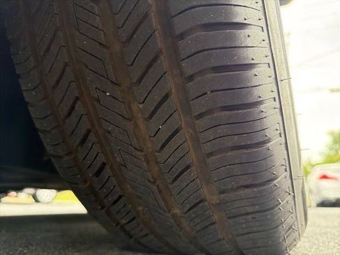 Used 2017 Chrysler Pacifica LX FWD image 9