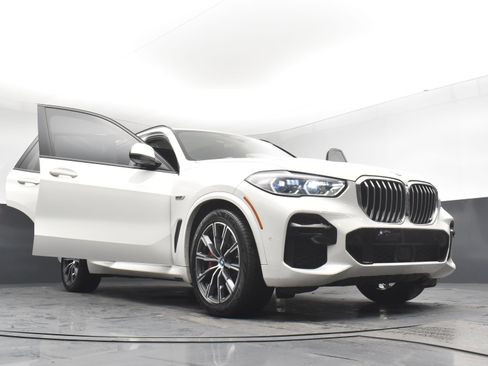 Used 2023 BMW X5 xDrive45e w/ Executive Package AWD/4WD image 31