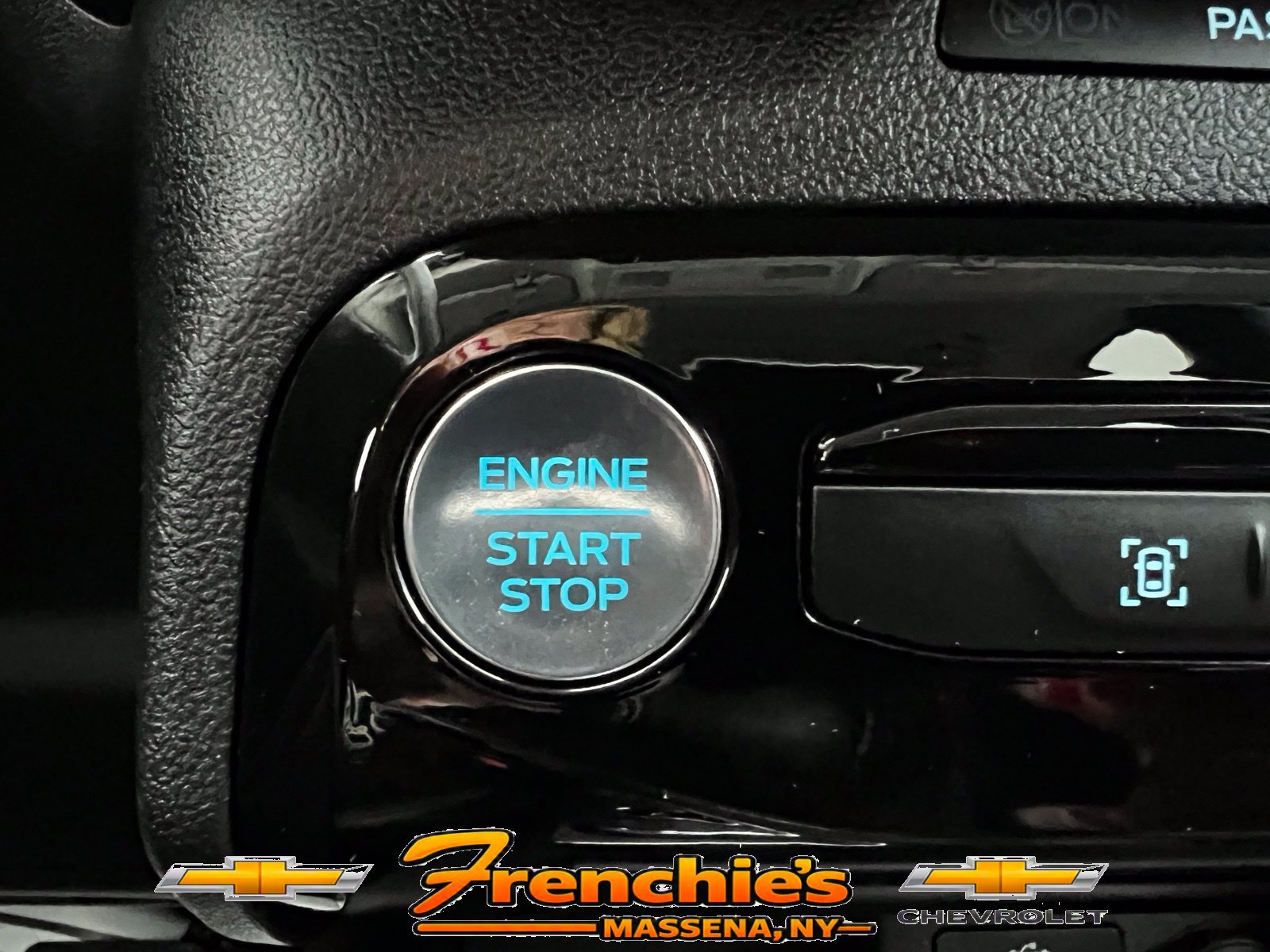 Used 2025 Ford Escape Platinum AWD/4WD image 16