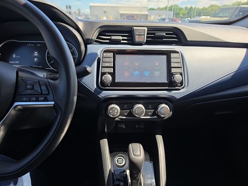 Used 2025 Nissan Versa SV FWD image 12