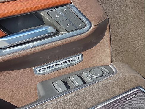 Used 2023 GMC Sierra 1500 Denali w/ Denali Reserve Package AWD/4WD image 38