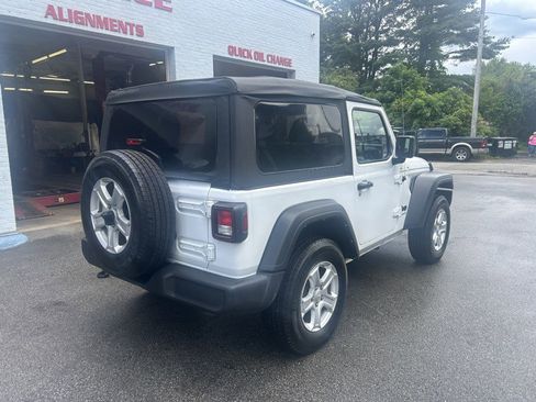 Used 2022 Jeep Wrangler Sport AWD/4WD image 7