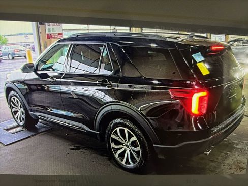 Used 2022 Ford Explorer ST-Line AWD/4WD image 2