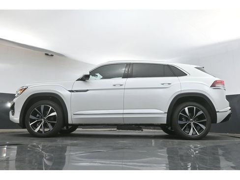 New 2026 Volkswagen Atlas Cross Sport SEL Premium R-Line AWD/4WD image 32