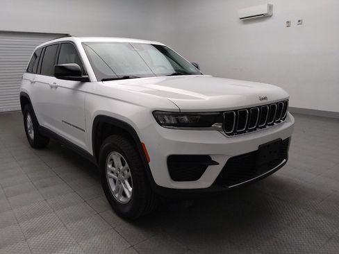 Used 2022 Jeep Grand Cherokee Laredo w/ Luxury Tech Group I image 13
