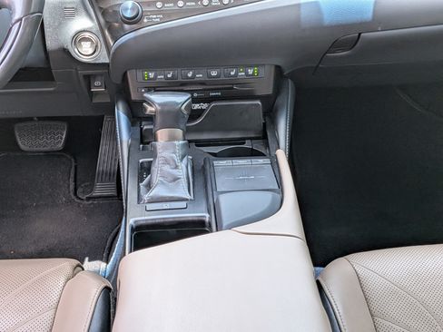 Used 2020 Lexus ES 350 w/ Accessory Package FWD image 19