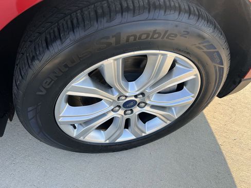 Used 2021 Ford Edge Titanium w/ Equipment Group 301A image 6