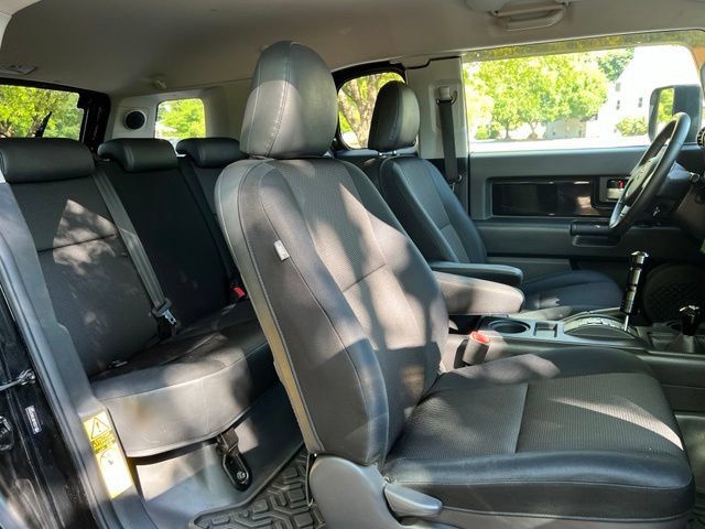 Used 2010 Toyota FJ Cruiser 4WD w/ Upgrade Pkg 2 image 17