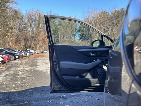 Used 2021 Subaru Outback Premium image 23