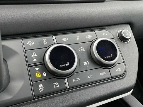 Used 2023 Land Rover Defender 110 S image 32