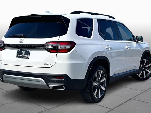 Used 2025 Honda Pilot Elite image 12