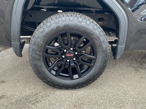 Used 2024 GMC Sierra 1500 Elevation image 11