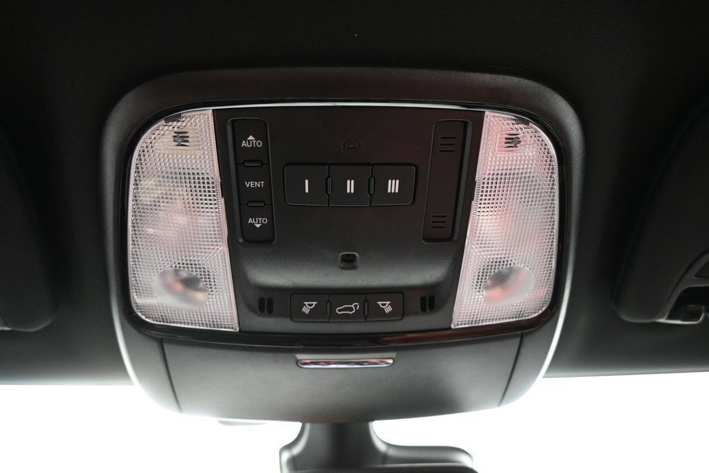 Used 2023 Dodge Durango SRT AWD/4WD image 24