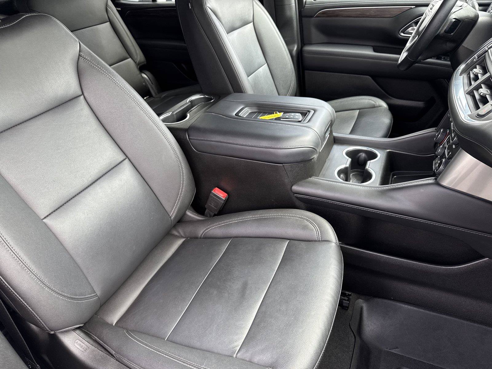 Used 2022 Chevrolet Tahoe Z71 w/ Luxury Package AWD/4WD image 38