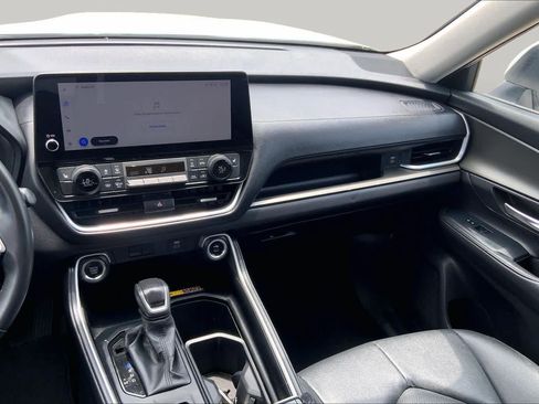 Used 2025 Toyota Grand Highlander AWD image 7