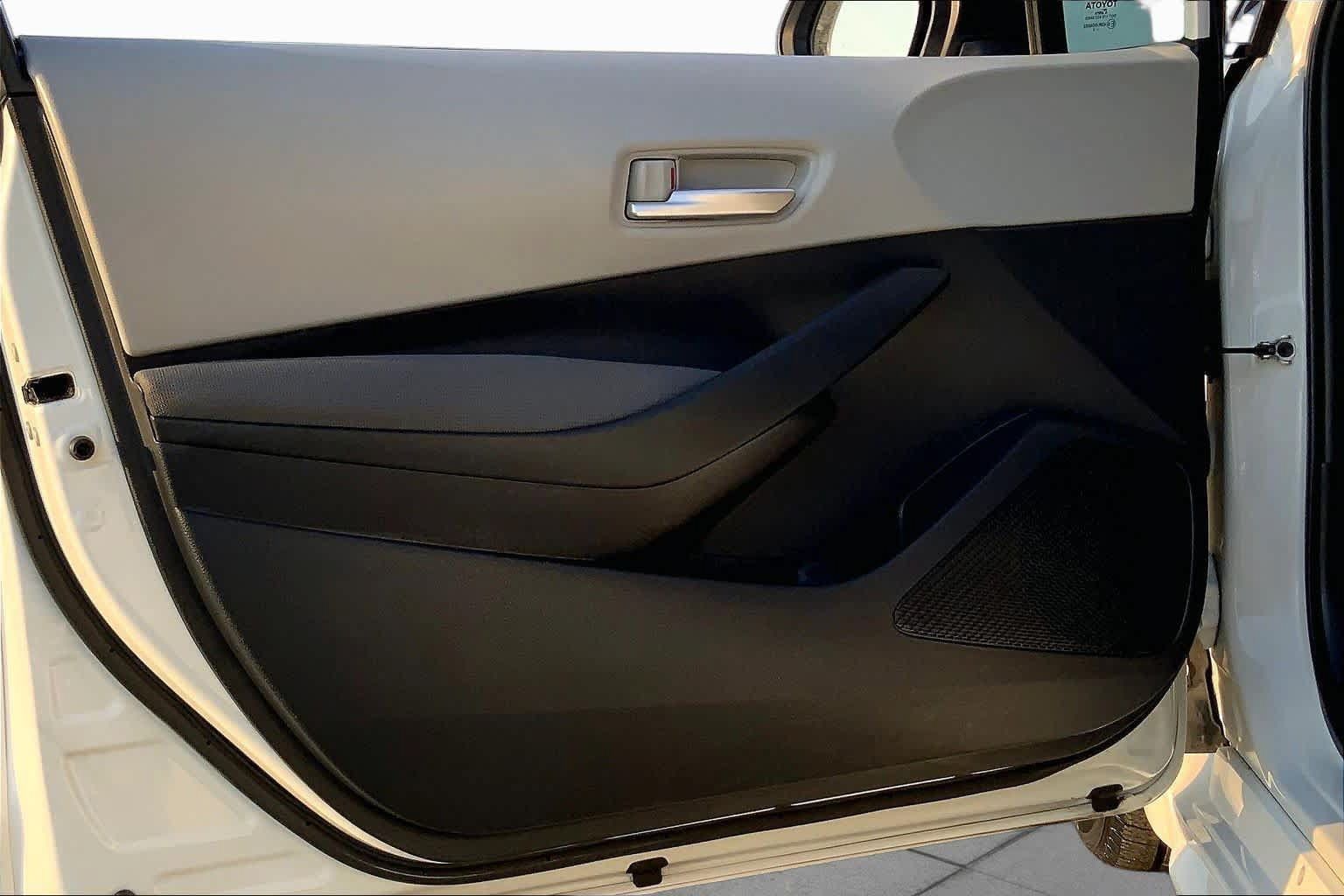 Used 2020 Toyota Corolla LE w/ LE Premium Package FWD image 15