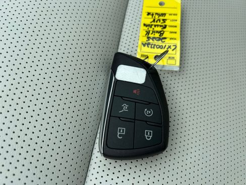 Used 2025 Buick Envision Avenir AWD/4WD image 29
