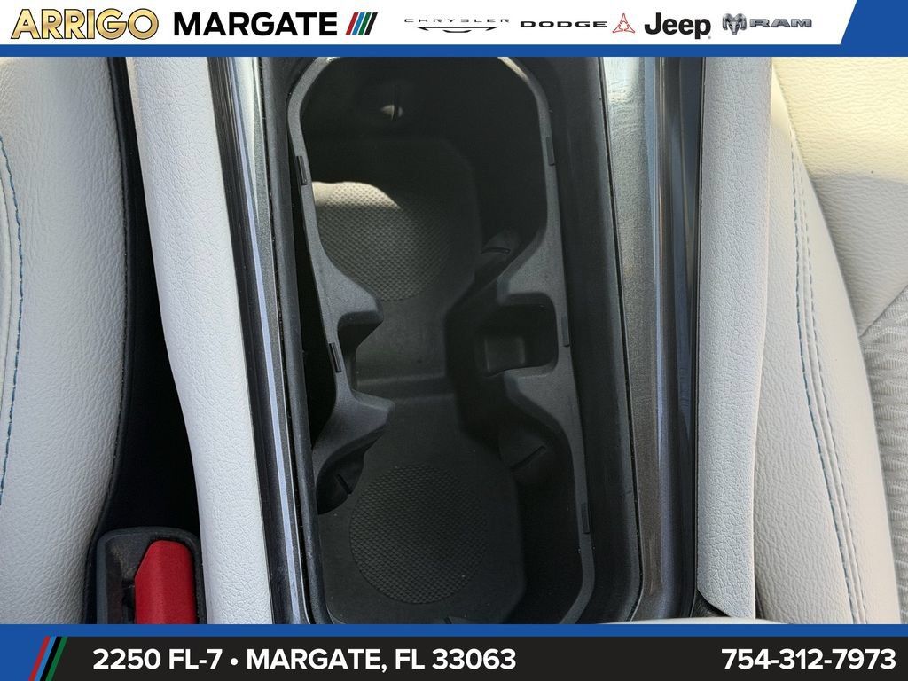 Used 2022 Jeep Compass Latitude w/ Convenience Group FWD image 26