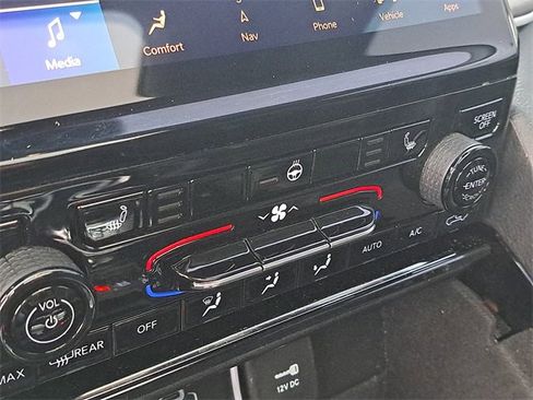 Used 2022 Jeep Grand Cherokee Limited image 8