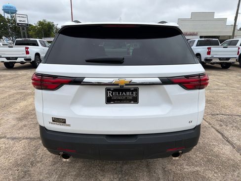 Used 2022 Chevrolet Traverse LT FWD image 5