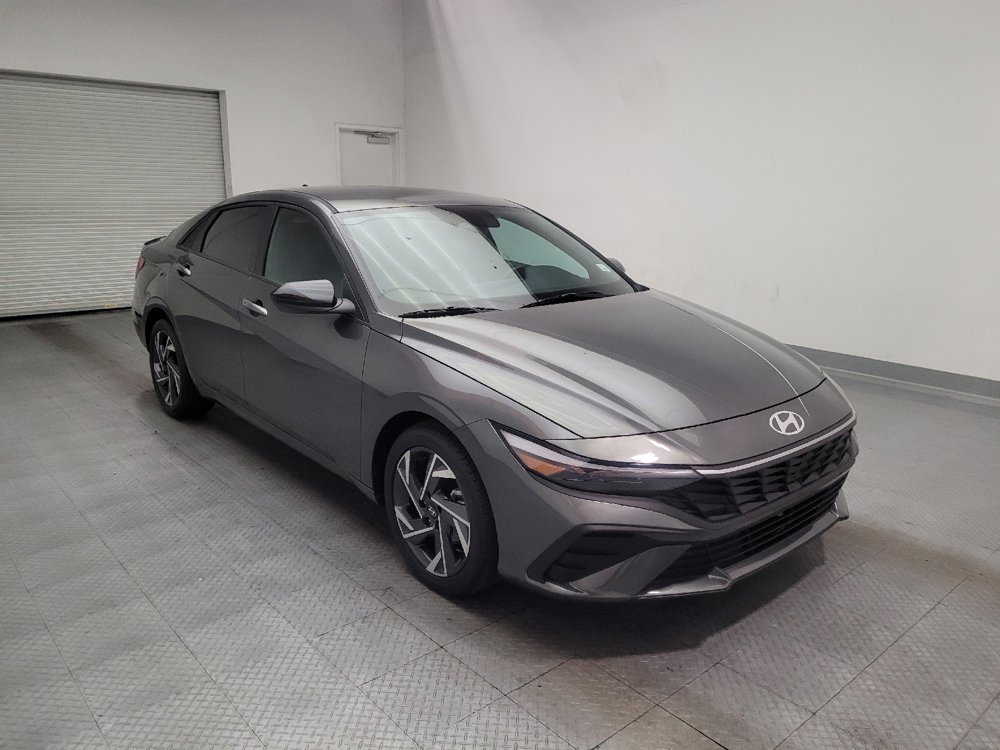 Used 2025 Hyundai Elantra Sport FWD image 13