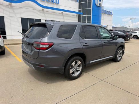 Certified 2025 Honda Pilot EX-L image 2