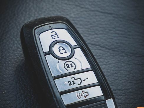 Used 2019 Ford F250 Lariat w/ Lariat Ultimate Package image 8