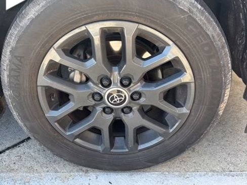 Used 2024 Toyota Sequoia Platinum AWD/4WD image 3