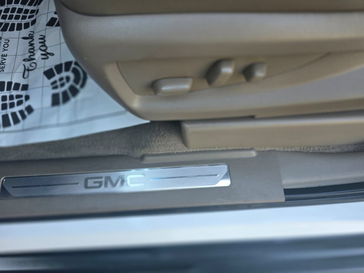 Used 2019 GMC Yukon XL SLT w/ Open Road Package AWD/4WD image 25