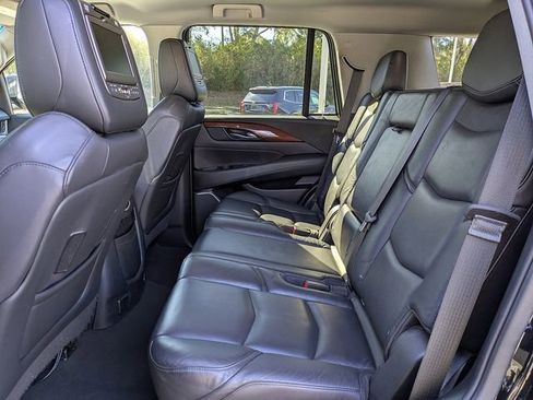 Used 2019 Cadillac Escalade 2WD image 14