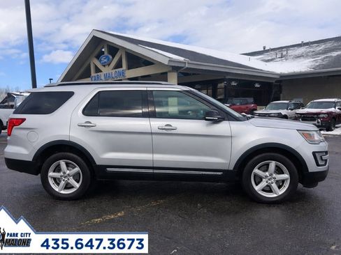 Used 2016 Ford Explorer XLT w/ Equipment Group 202A image 2