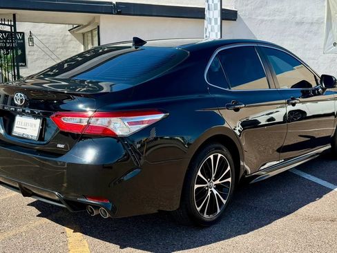 Used 2020 Toyota Camry SE FWD image 7