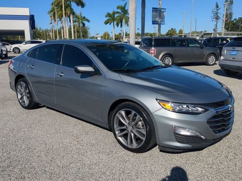 Used 2023 Chevrolet Malibu LT image 3
