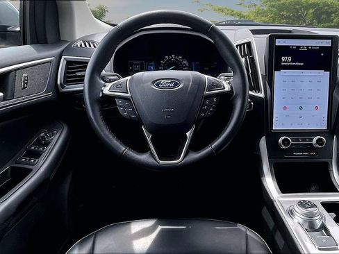Certified 2024 Ford Edge SEL w/ Convenience Package AWD/4WD image 5