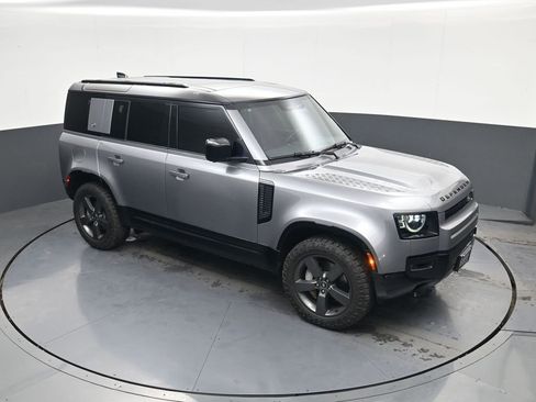 Used 2022 Land Rover Defender 110 X-Dynamic SE image 27