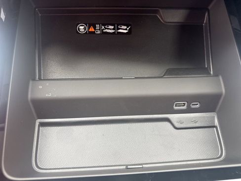 New 2026 Chevrolet Suburban Premier image 42