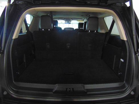 Used 2024 Ford Expedition Max XLT image 7