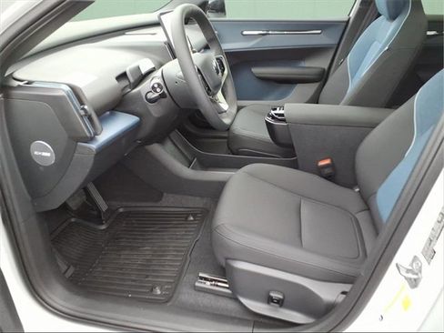 New 2026 Volvo EX30 Plus image 12