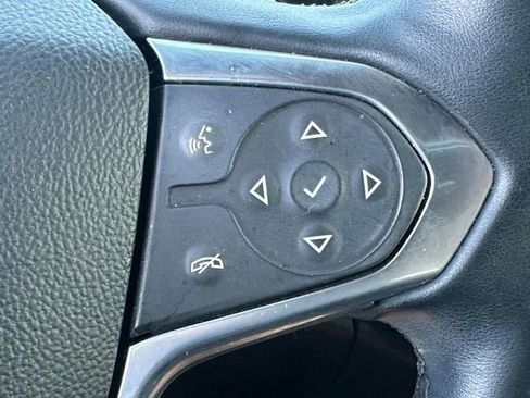 Used 2023 Chevrolet Traverse LT FWD image 20