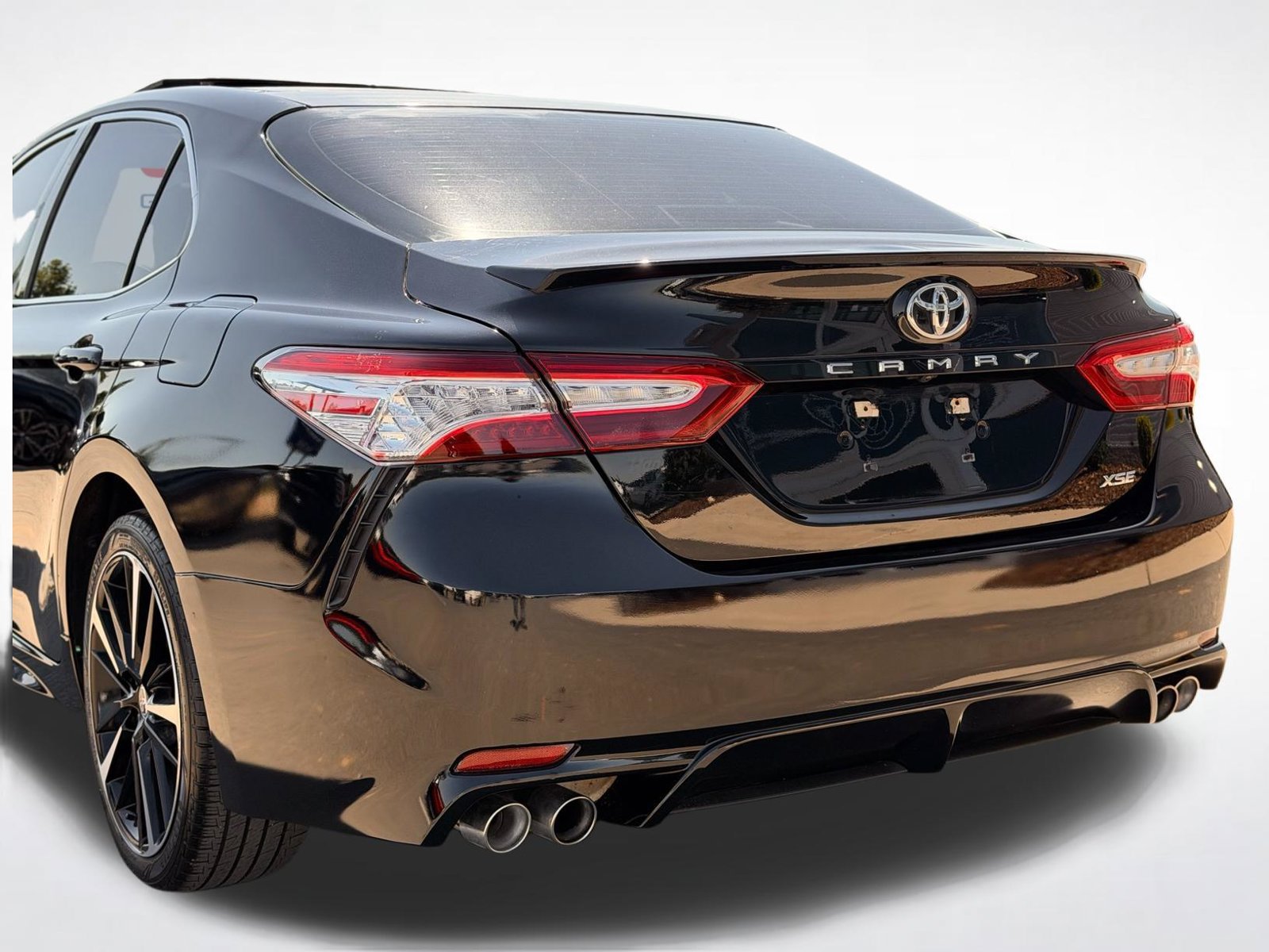 Used 2020 Toyota Camry XSE FWD image 5