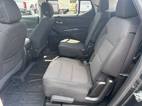 Used 2019 Chevrolet Traverse LT FWD image 24