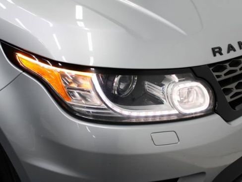 Used 2016 Land Rover Range Rover Sport SE image 27