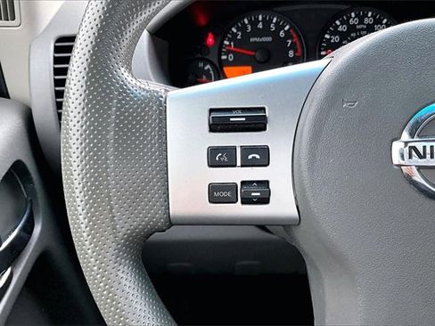 Used 2018 Nissan Frontier SV image 10