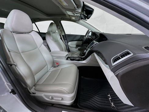 Used 2019 Acura TLX image 30