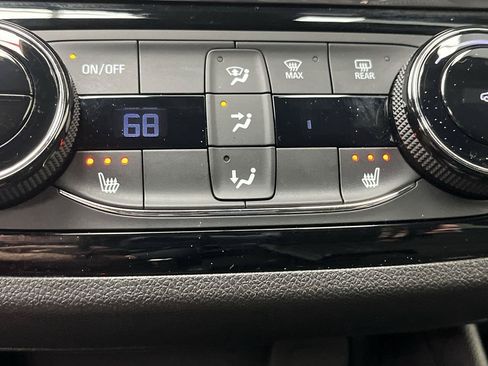 Certified 2024 Buick Envista Sport Touring w/ Convenience I Package FWD image 21