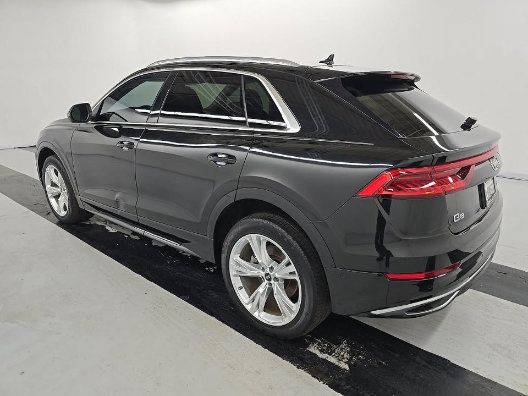Used 2023 Audi Q8 Premium Plus w/ Premium Plus Package AWD/4WD image 4