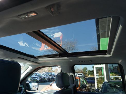 Used 2021 Ford F150 Limited image 14